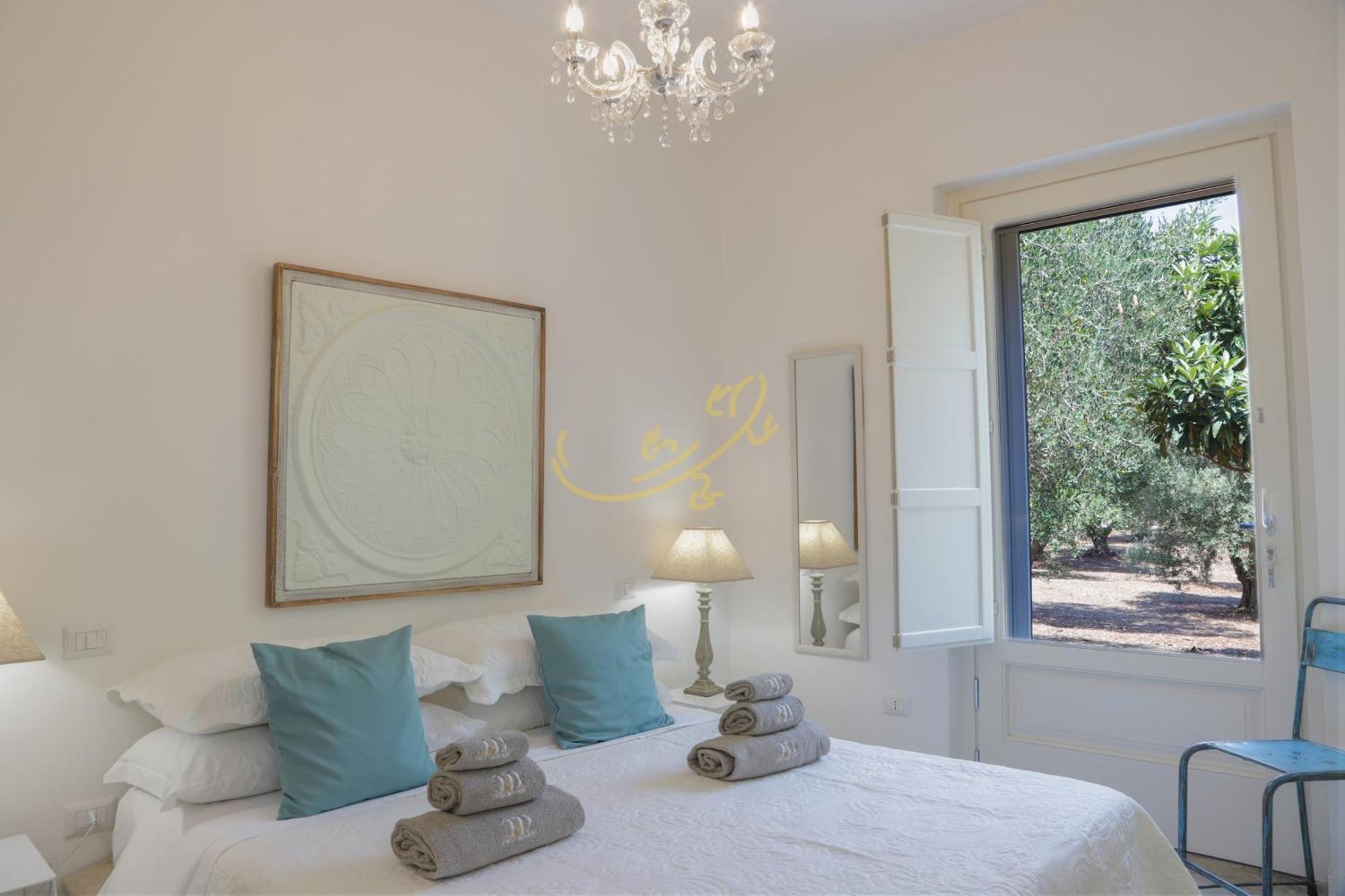 Td Dimora Del Giglio With Organic Garden With Pool Villa Ostuni Ngoại thất bức ảnh