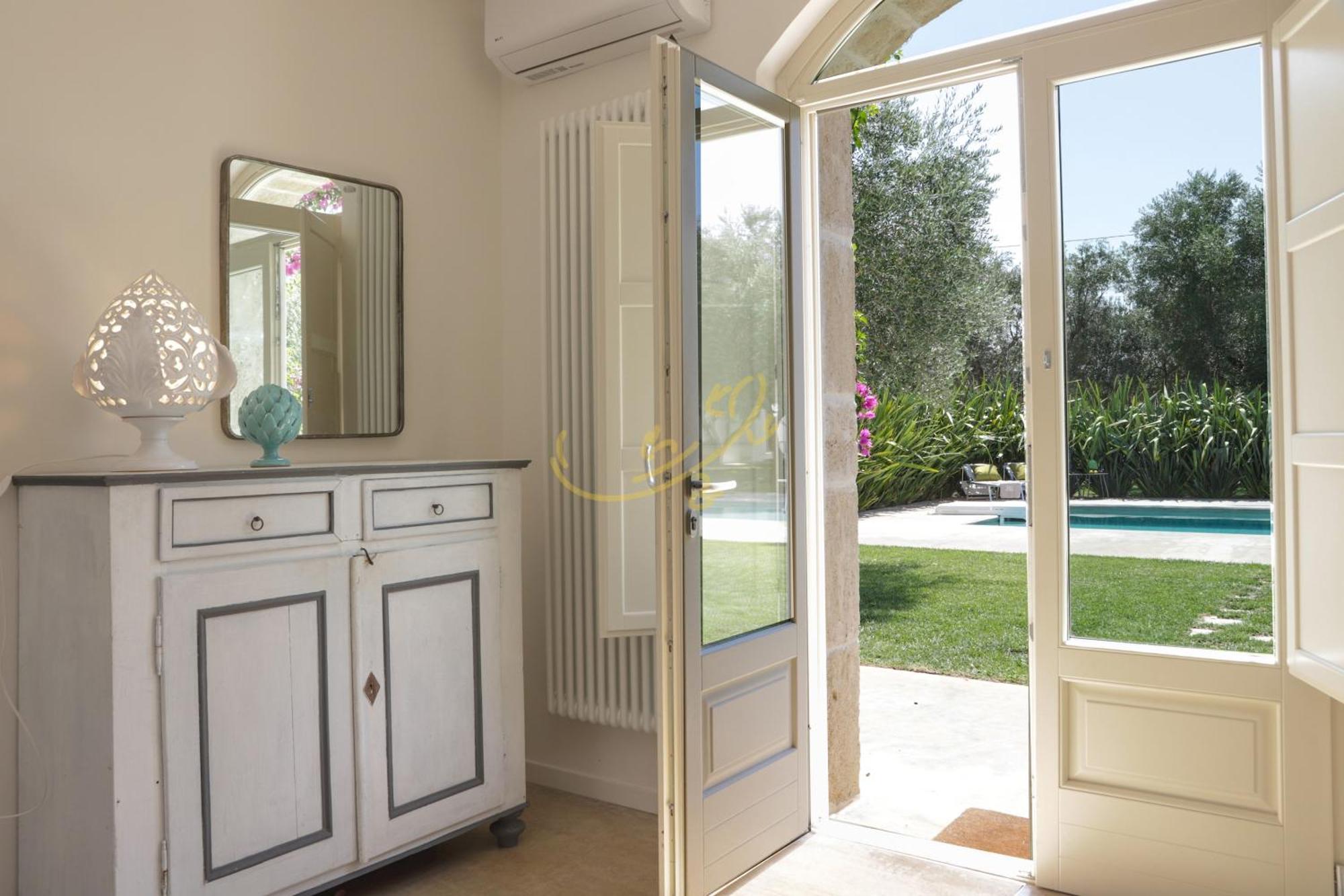 Td Dimora Del Giglio With Organic Garden With Pool Villa Ostuni Ngoại thất bức ảnh